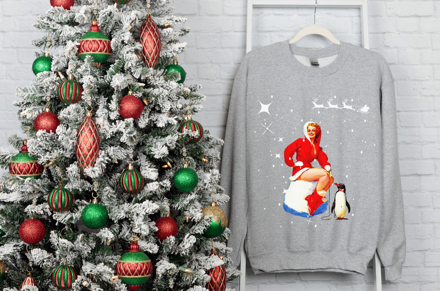 RETRO KERST SWEATER GIRL MET PINGUIN