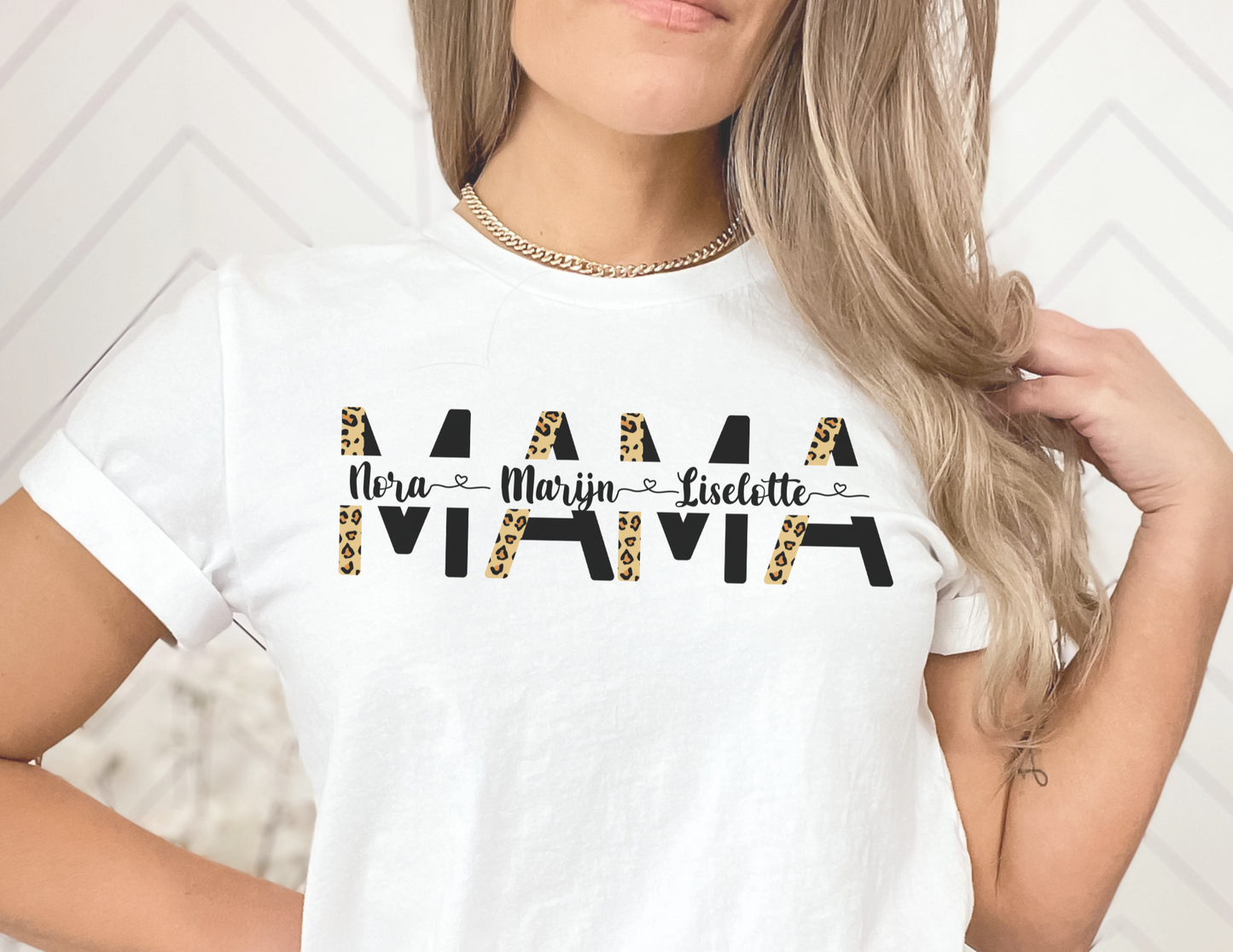 MAMA LEOPARD T-shirt met de namen van jouw eigen kinderen
